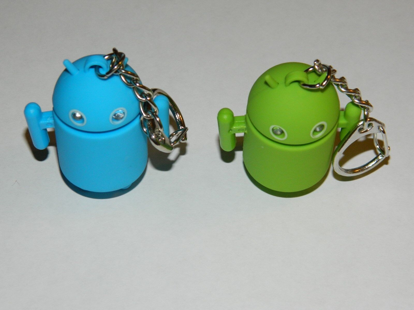 Pair Android Robot Style Keychain Blue LED Eyes Cool Sound Effects Green Blue 