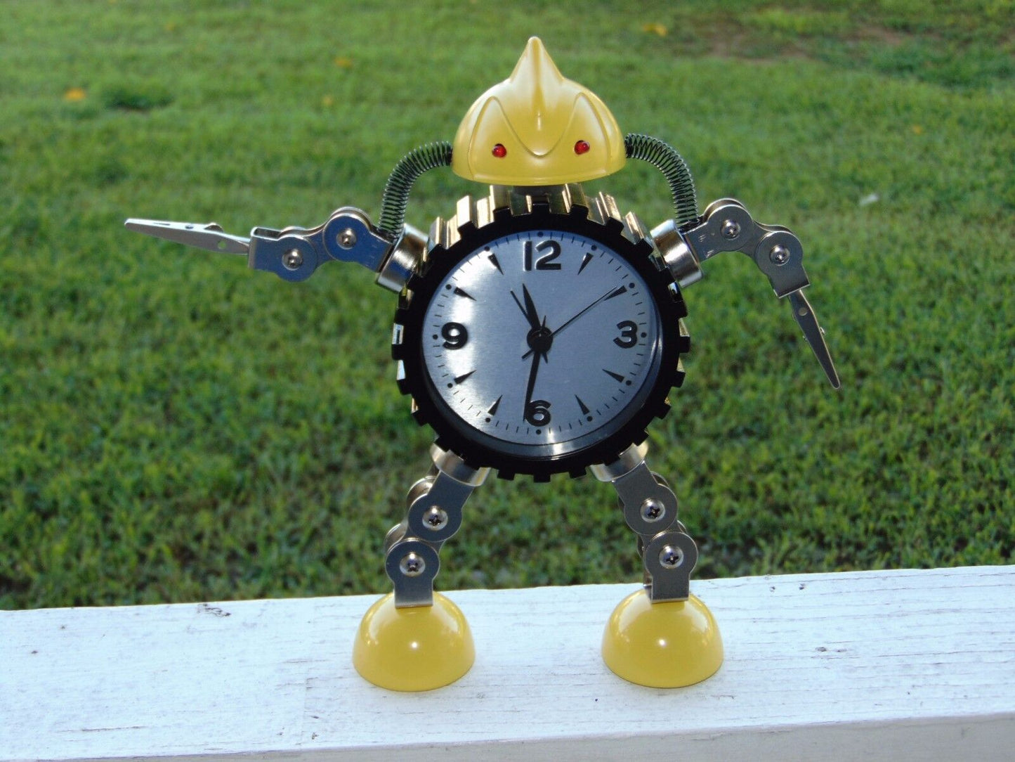 Large Robot Gear Alarm Clock With Alligator Clips Hands USA Stocked & Shipped