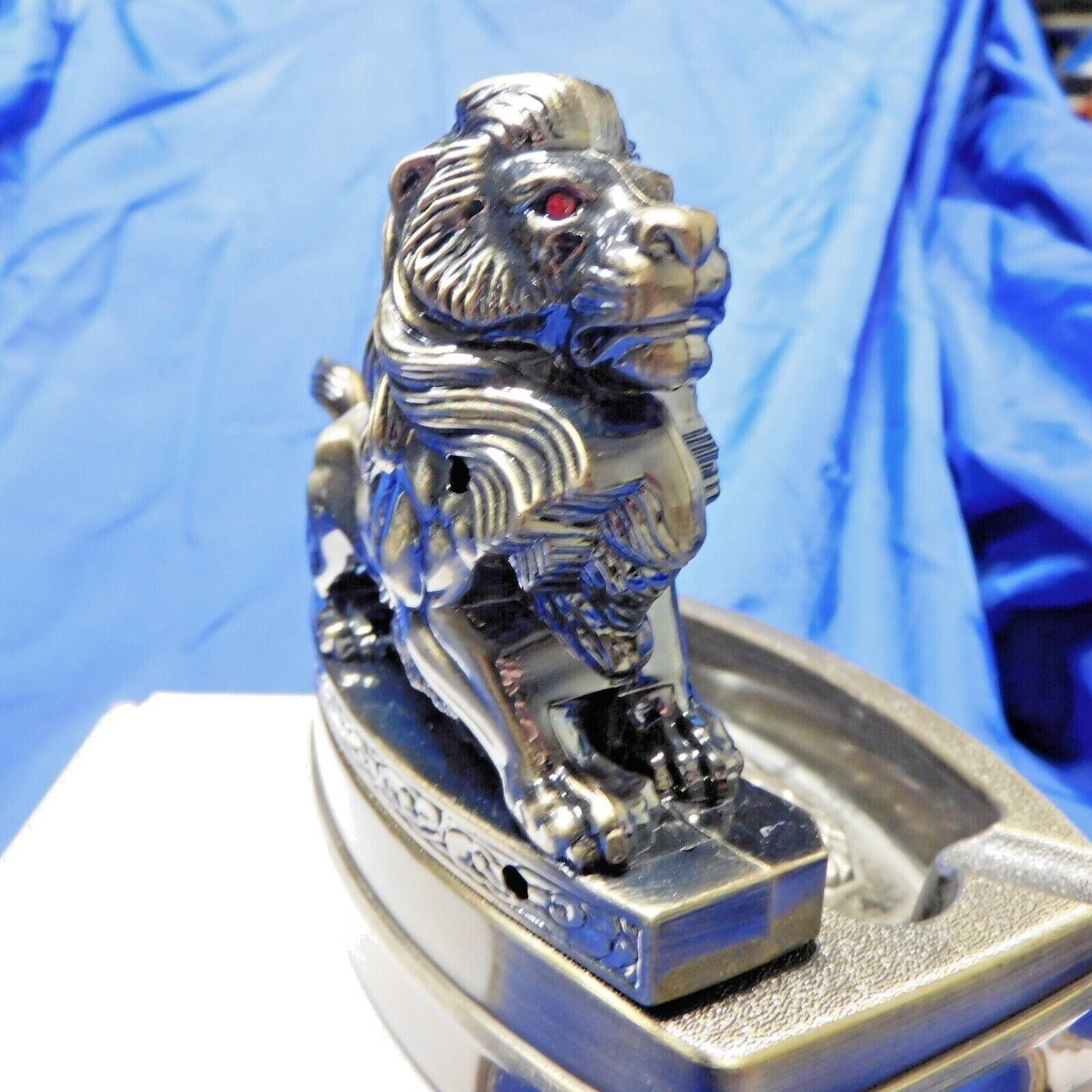 Large Novelty Lion Shape Ashtray With Refillable Lighter USA Stocked And Shipped