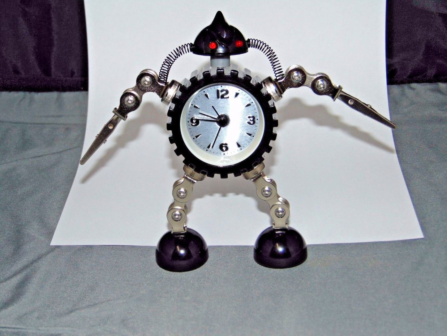 Low Gear Robot Alarm Clock With Alligator Clips Hands USA Stocked & Shipped