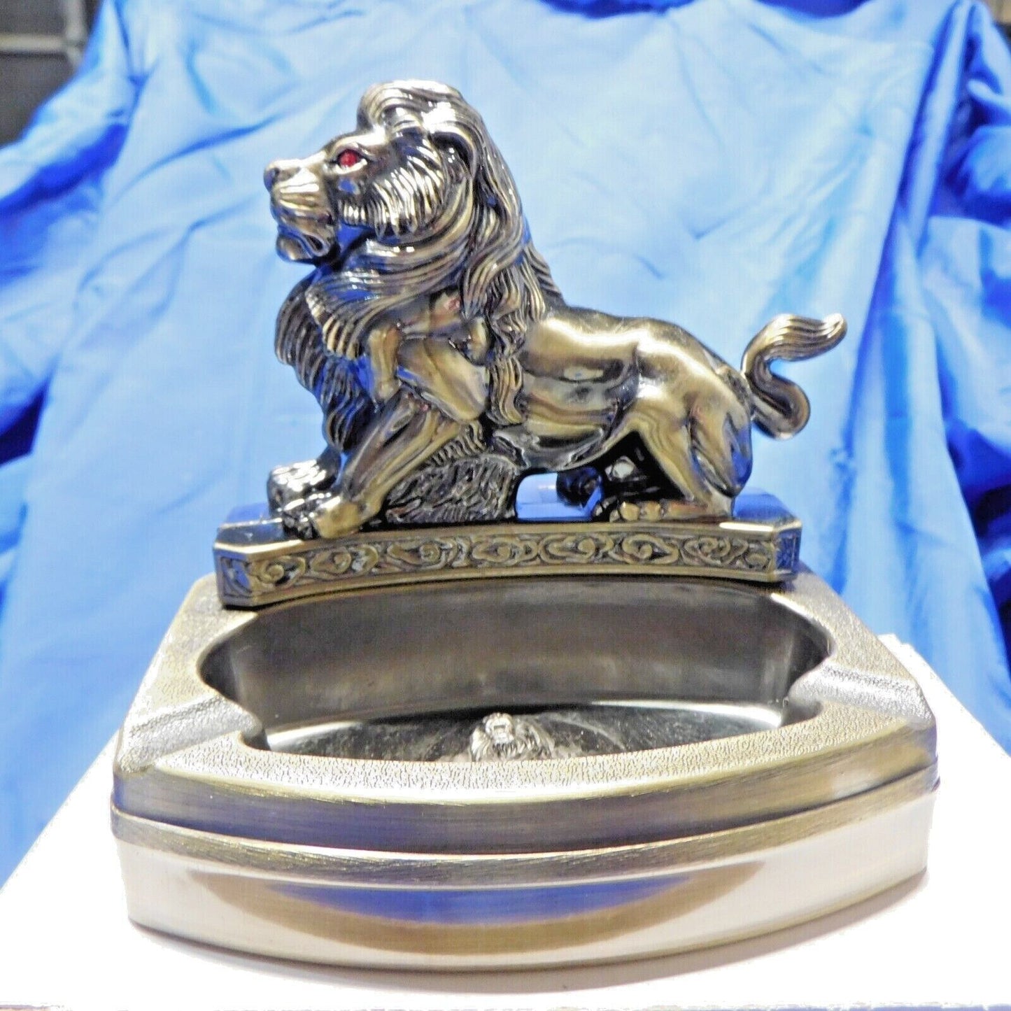 Large Novelty Lion Shape Ashtray With Refillable Lighter USA Stocked And Shipped