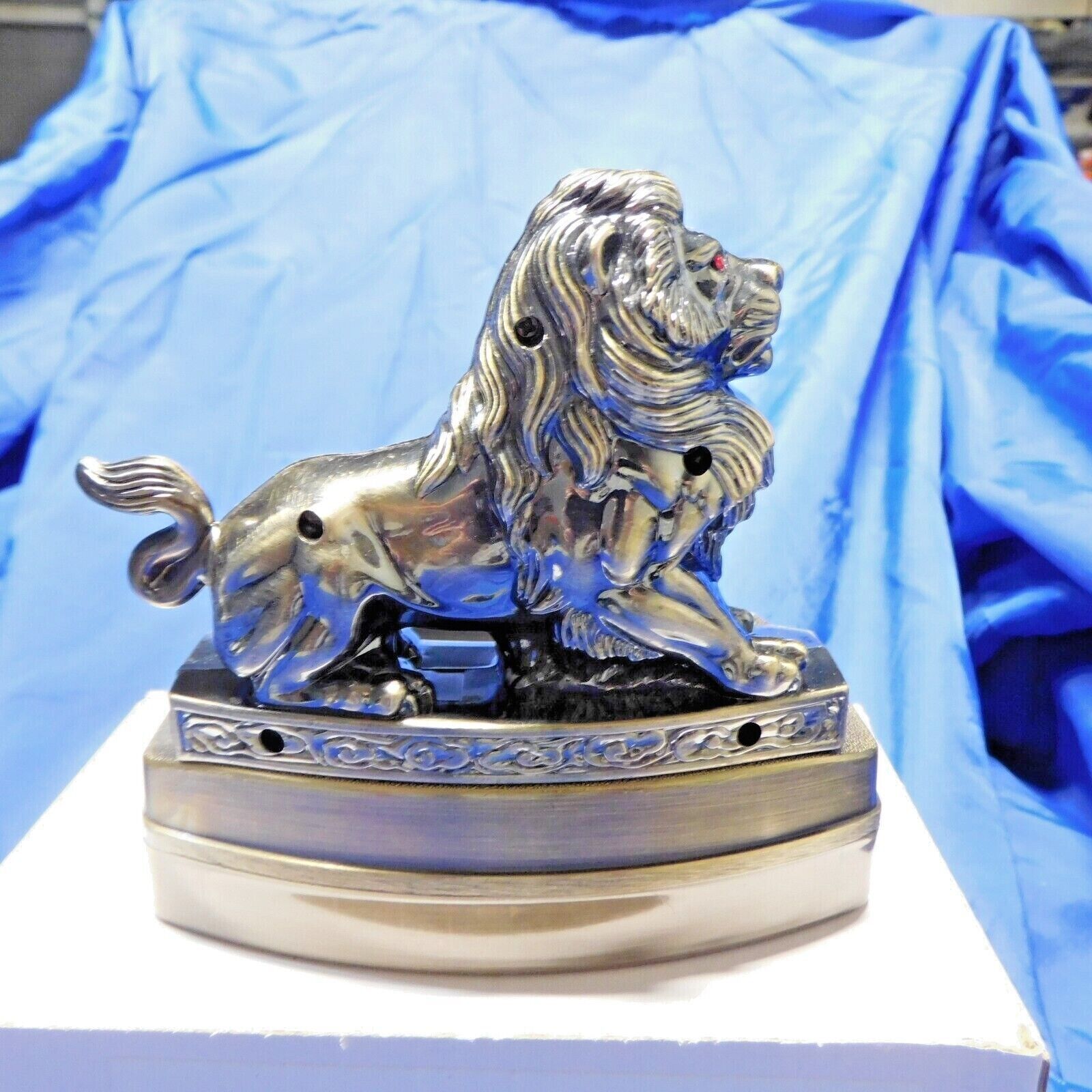 Large Novelty Lion Shape Ashtray With Refillable Lighter USA Stocked And Shipped