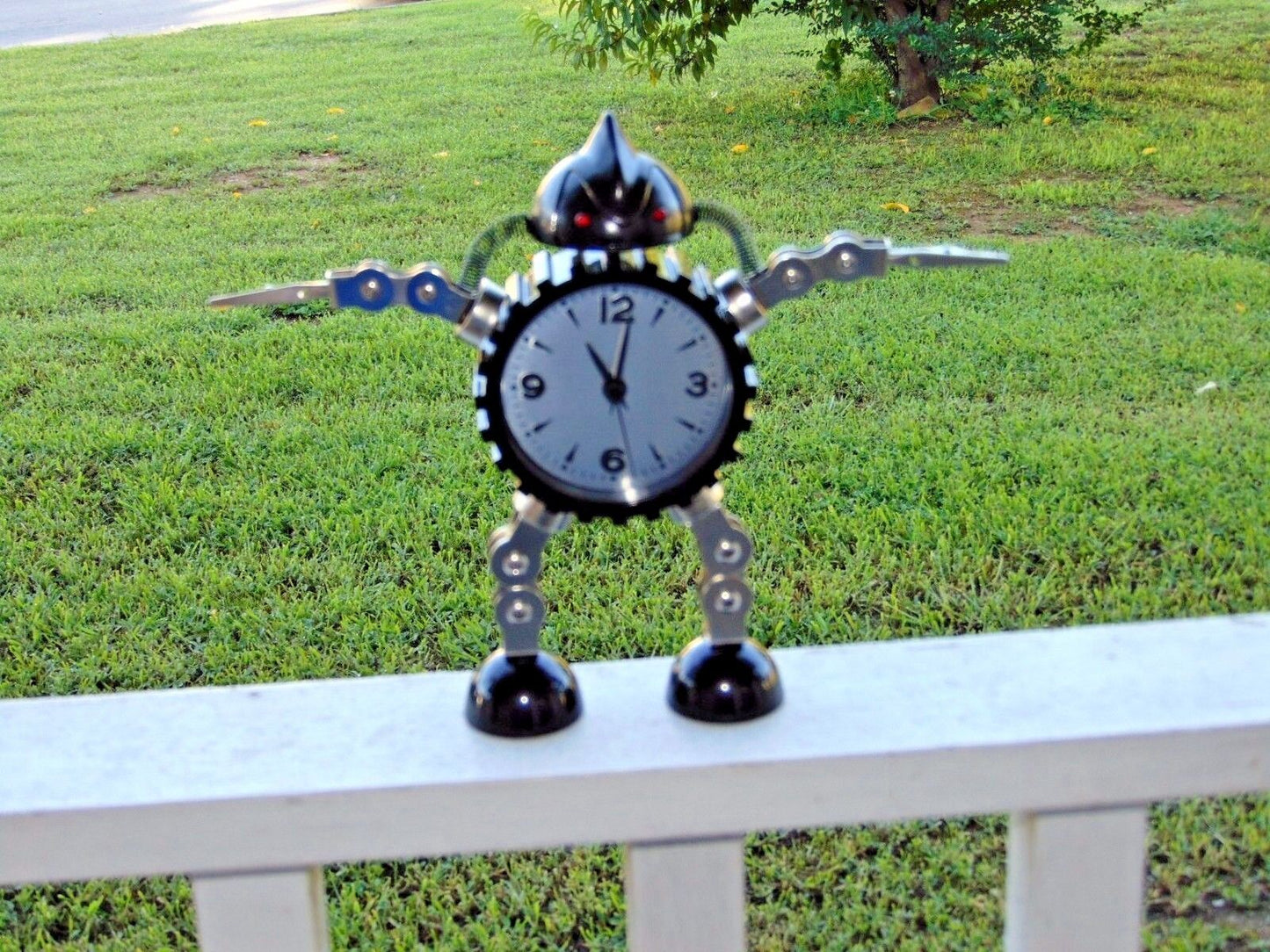 Large Robot Gear Alarm Clock With Alligator Clips Hands USA Stocked & Shipped