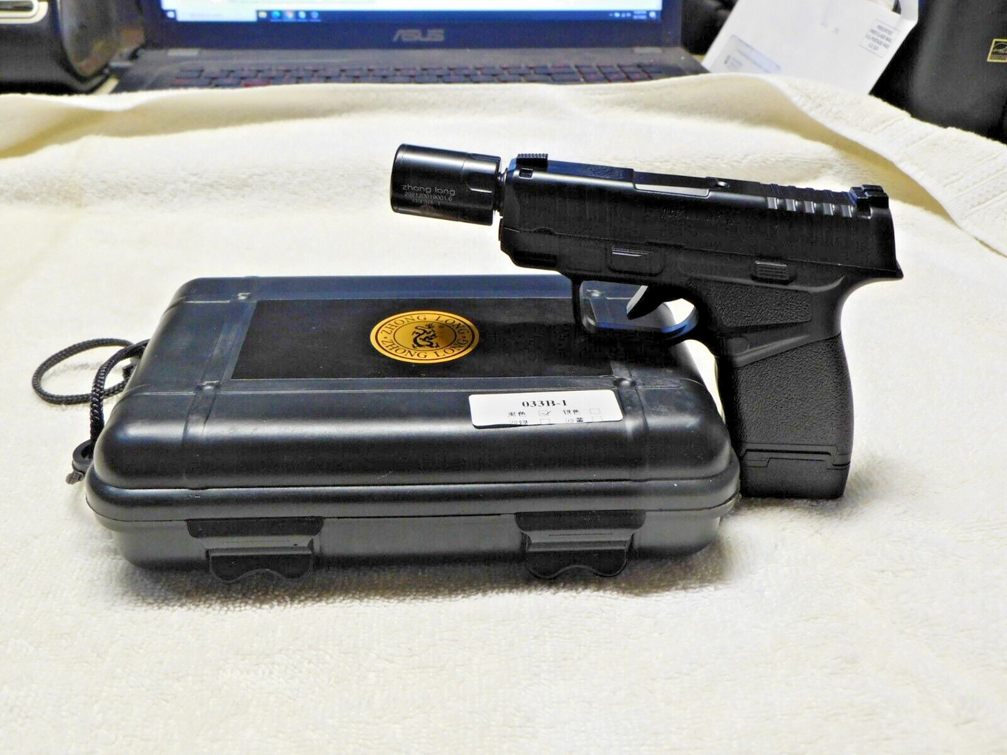 HELLCAT Pistol Shaped Gun Lighter ABS/ Metal Fine Quality W/Case & Barrel Attach