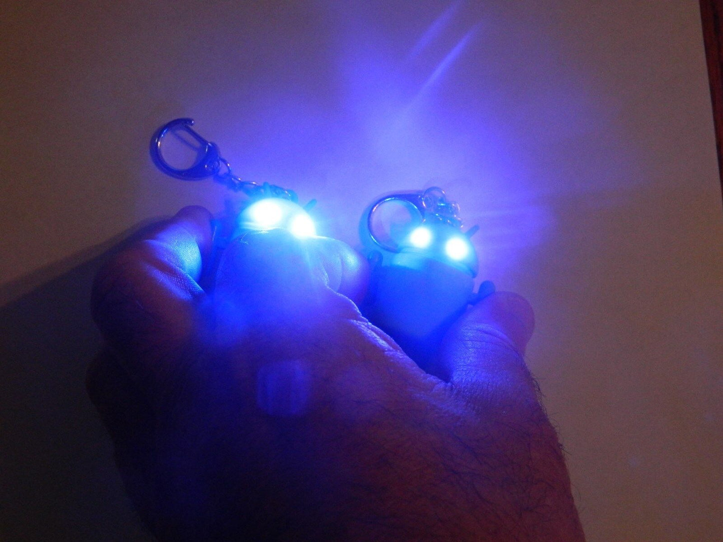 Pair Android Robot Style Keychain Blue LED Eyes Cool Sound Effects Green Blue 