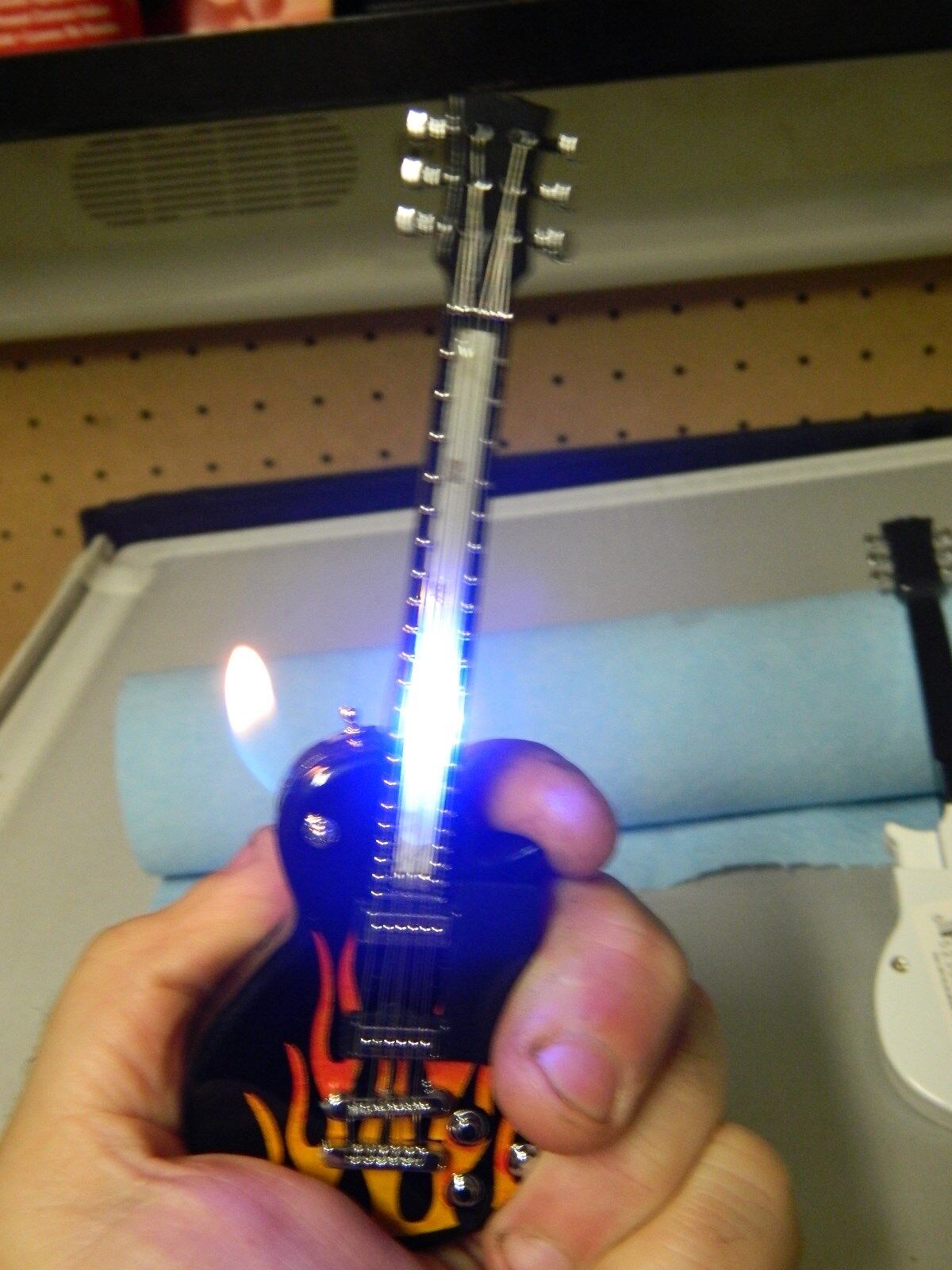 Gibson Les Paul Guitar Shaped Butane Lighter With Flashing LED's USA Stocked